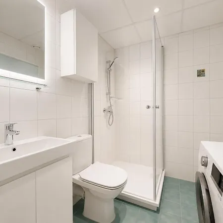 Papiniidu 52 * Pärnu